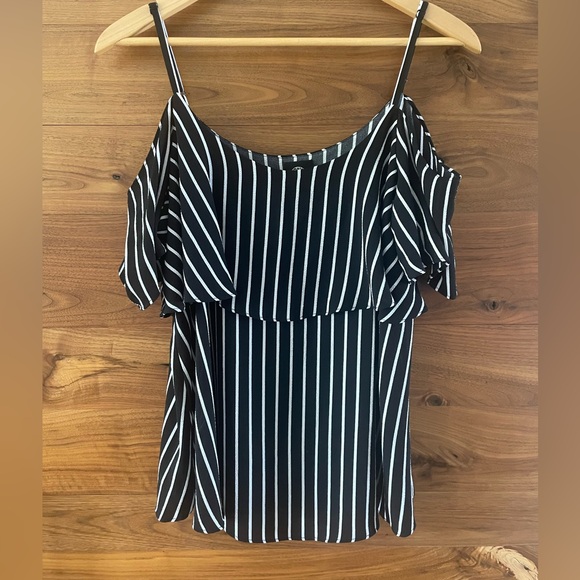 Black & white top - Picture 4 of 4